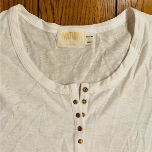 NATION LTD Short Sleeve Henley, white, size large, gold snap detail